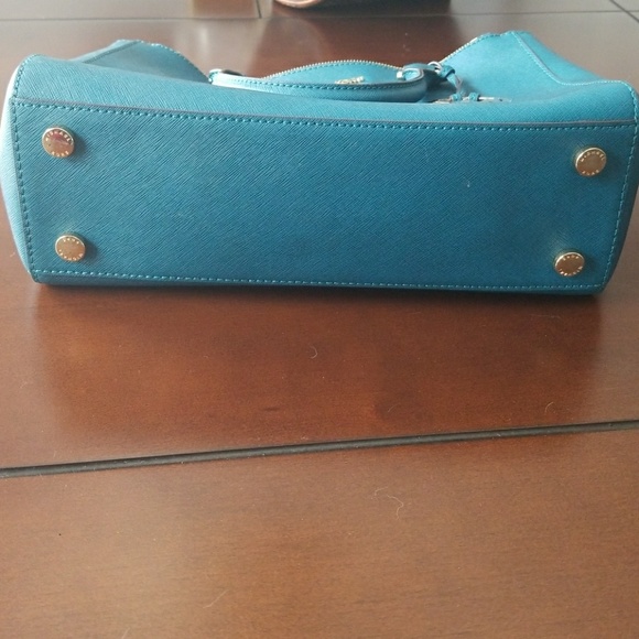 Michael kors bag and wallet(sold) - Picture 4 of 8